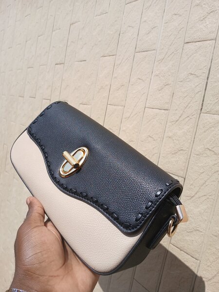 Sac à main élégant en cuir