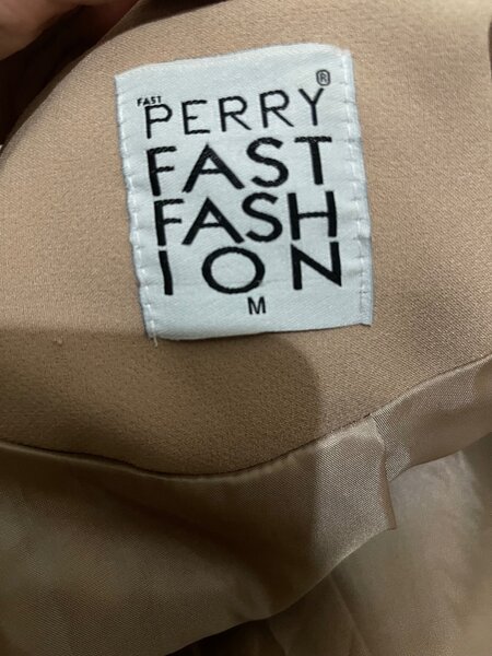 Бежевый пиджак в размере М