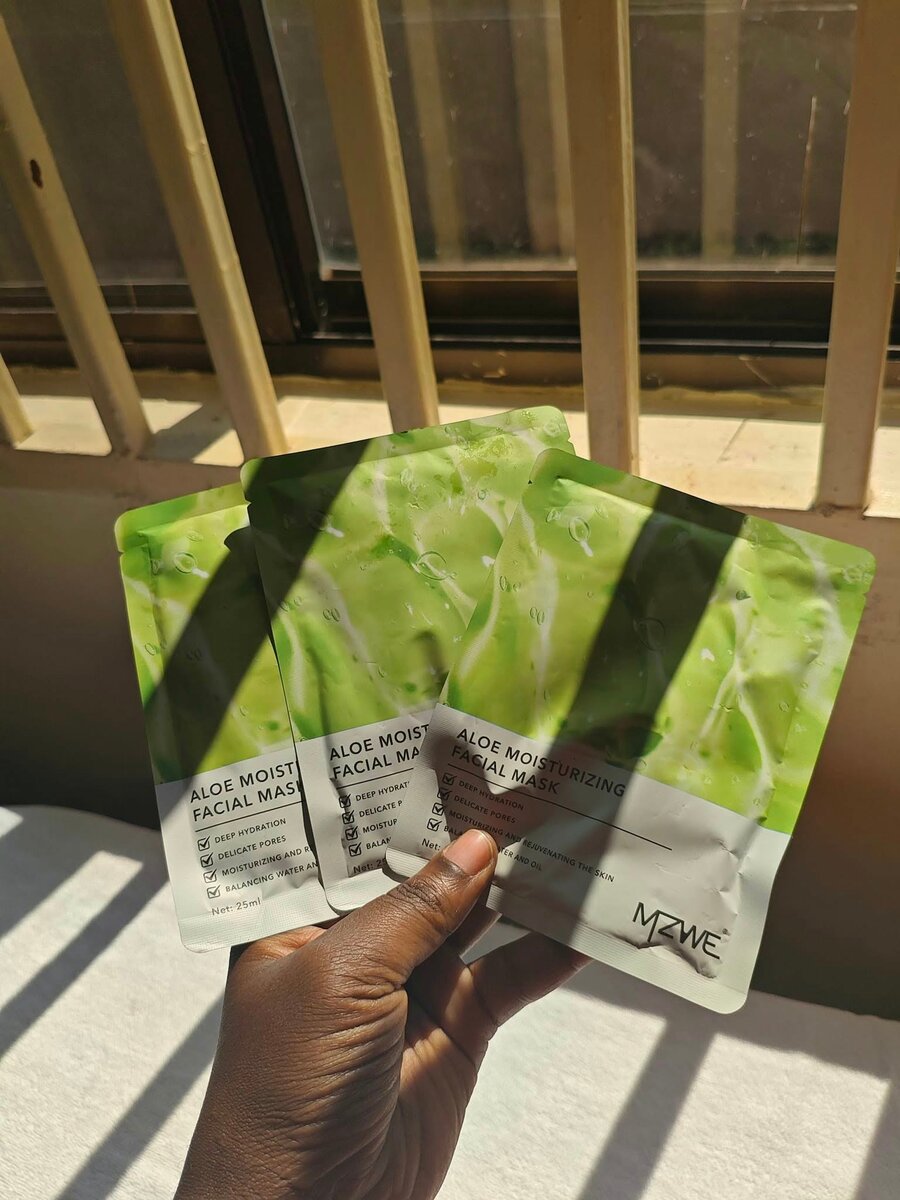 ALOE MOISTURIZING FACIAL MASK, Face mask 10 pieces