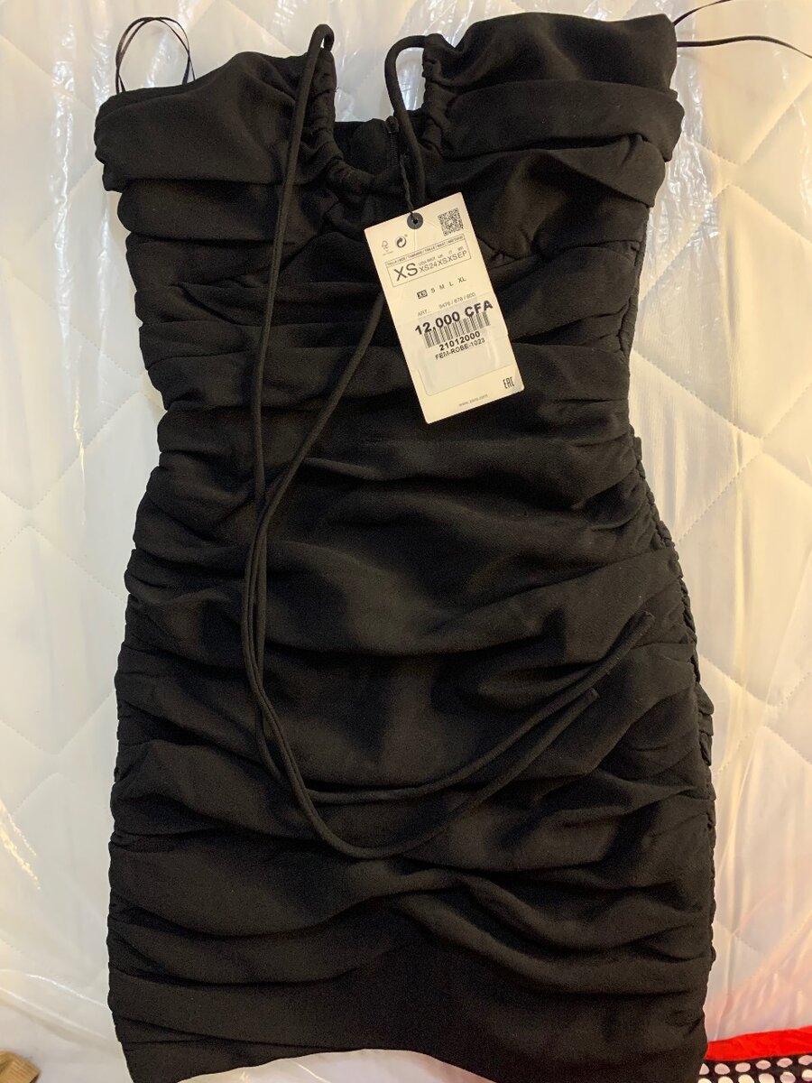 Robe Élegante Noire Froncée