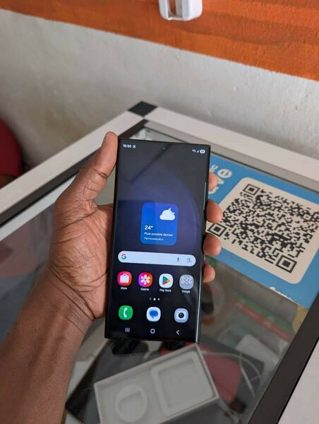 Samsung Galaxy S23 ultra noir