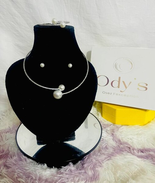 Parure Collier et Boucles Perles