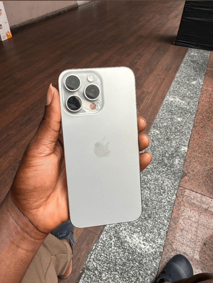 iPhone 15 pro Max 256gig you can swap