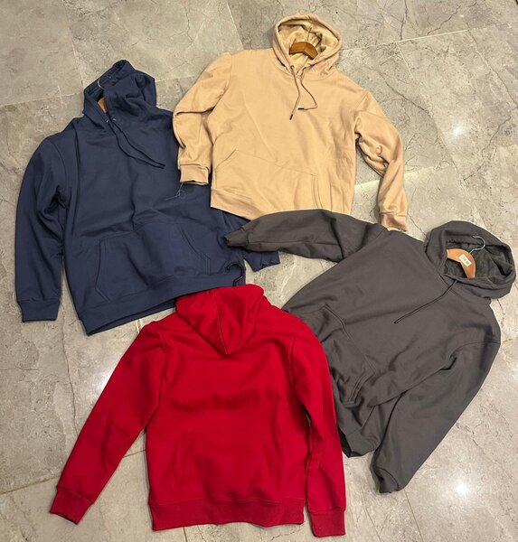 Sweat-shirts à capuche colorés