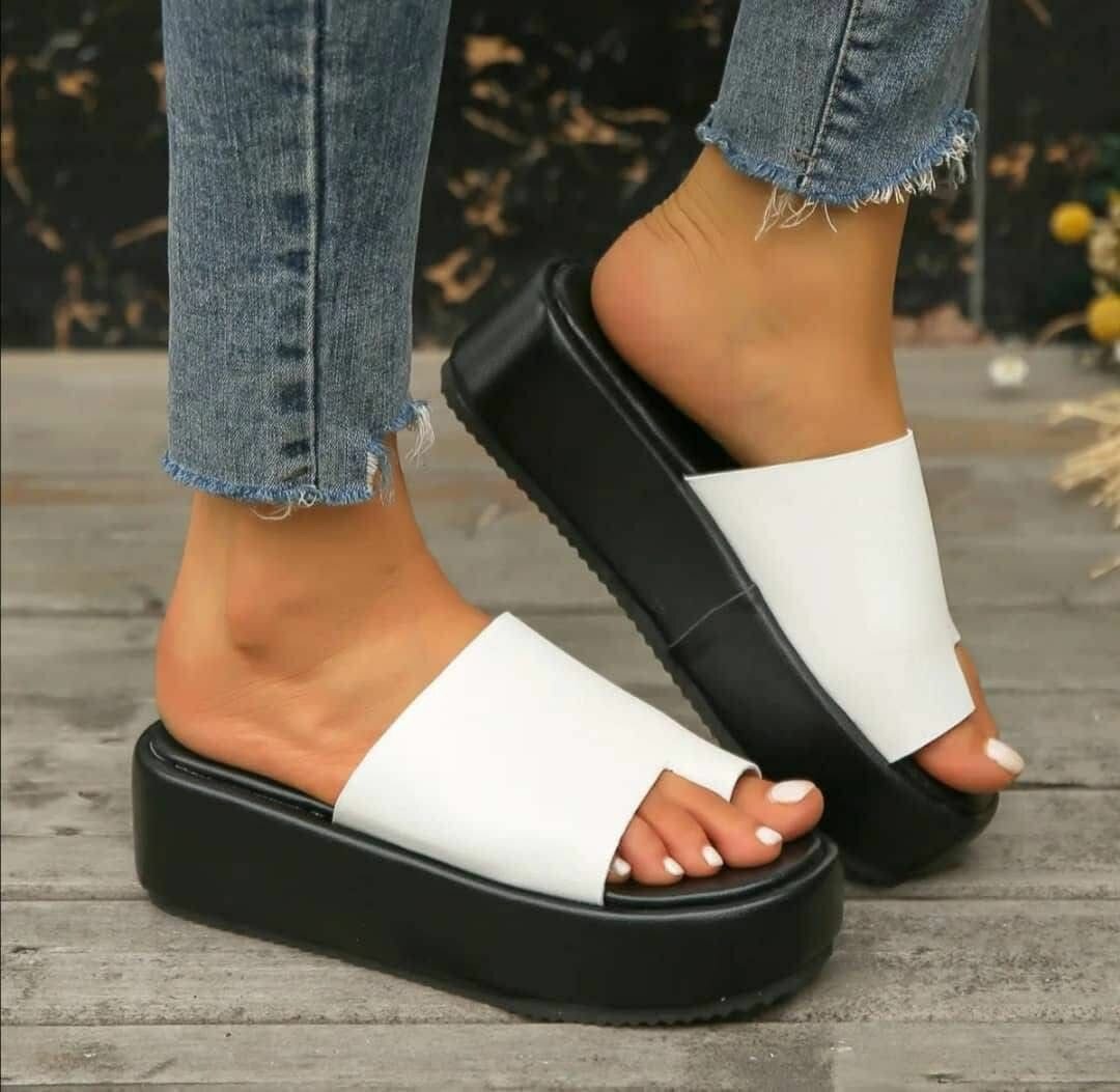 Sandales compensées tendance