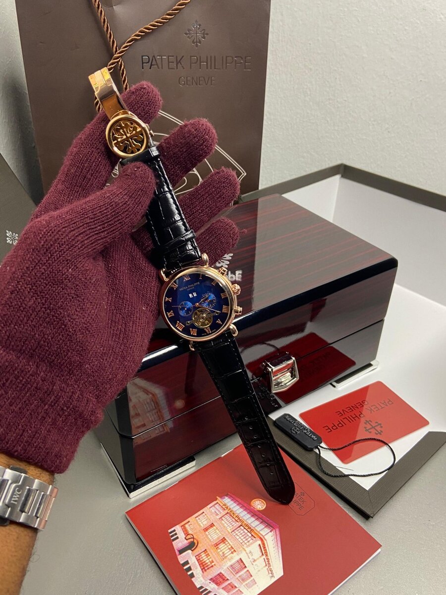 Elegant Patek Philippe Nautilus Watch For Gents