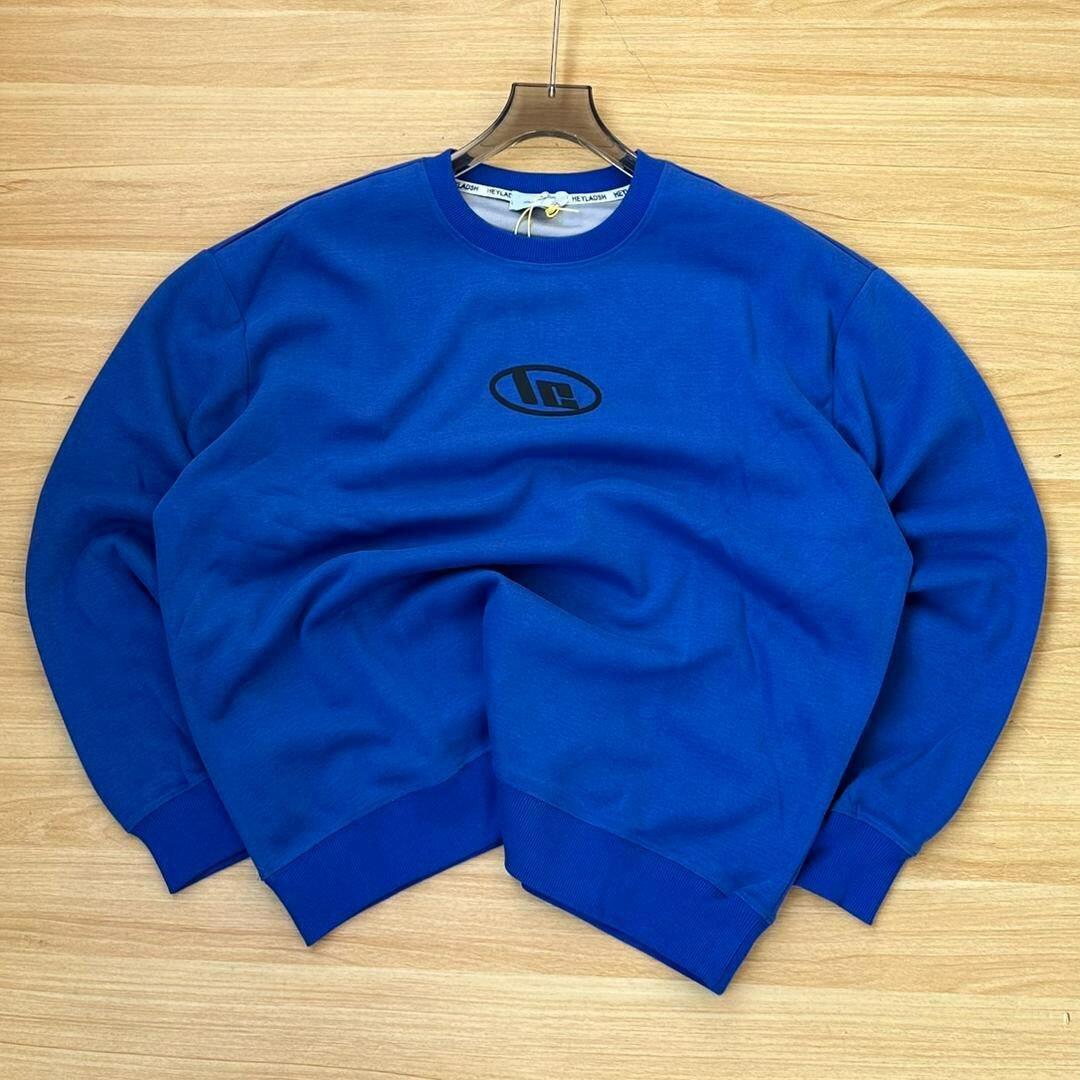 Sweatshirt available