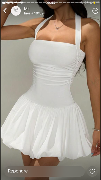 Robe Blanche Évasée Élégante