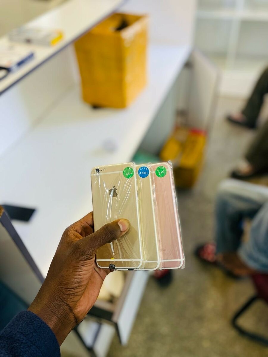 EW STOOCK!  iPhone 6s Fully