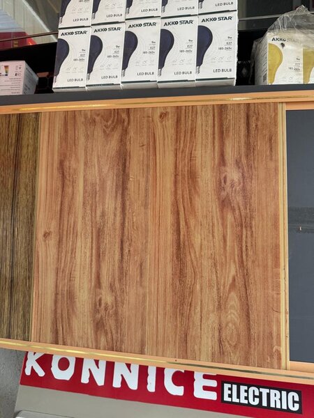 Panneaux stratifiés en bois