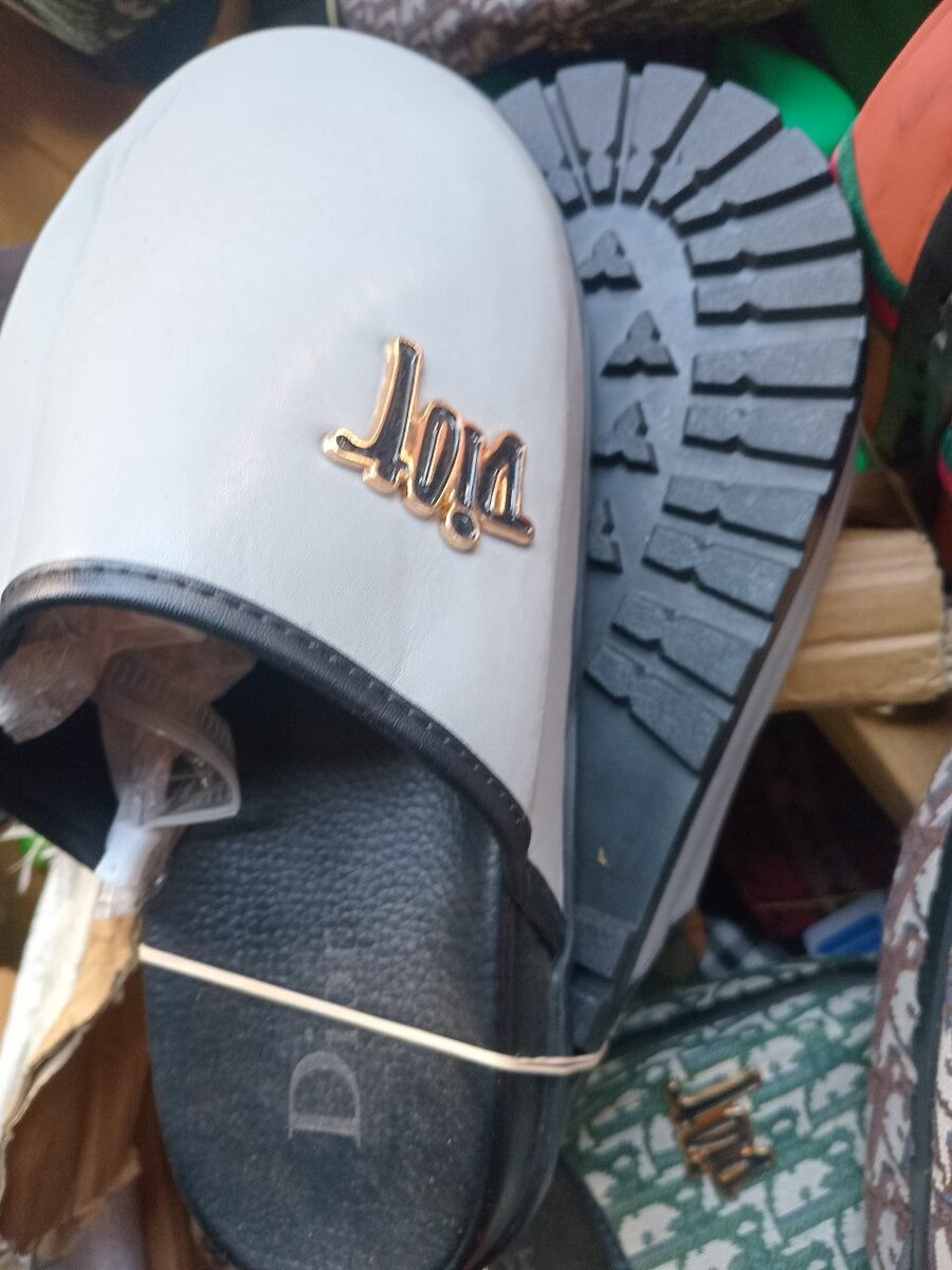 Drip half shoe for real gent