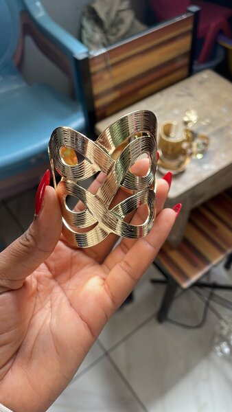 Boucles d'oreilles fleur dorée