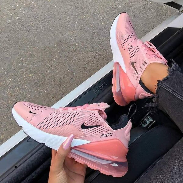Nike 270 reacts