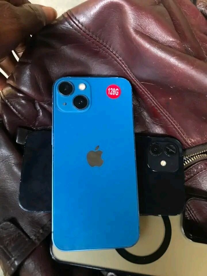 iPhone 128GB Bleu