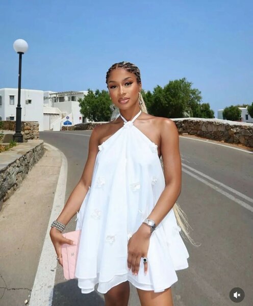 Robe d'été blanche élégante