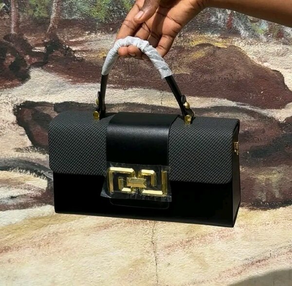 Sac à main élégant en cuir