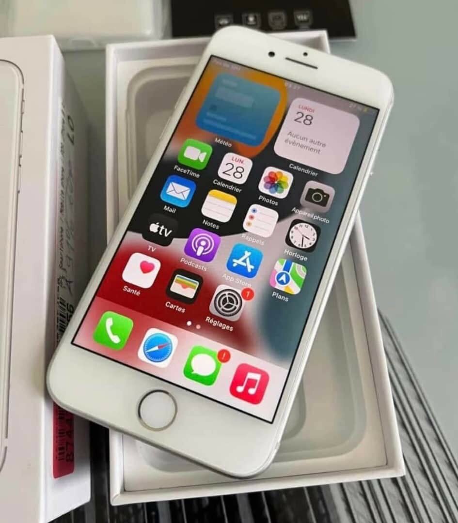 iPhone 8 Argent - 64GB