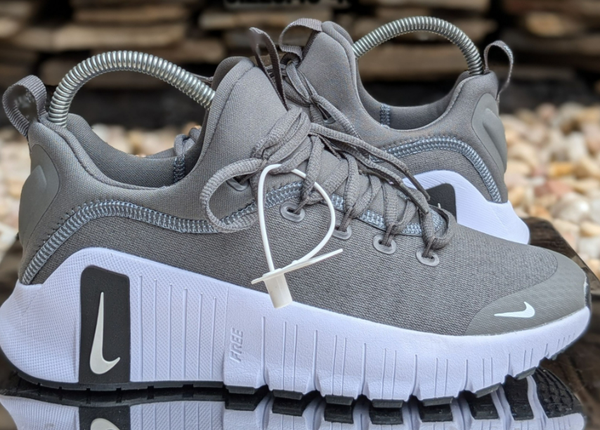 NIKE FREE METRON 