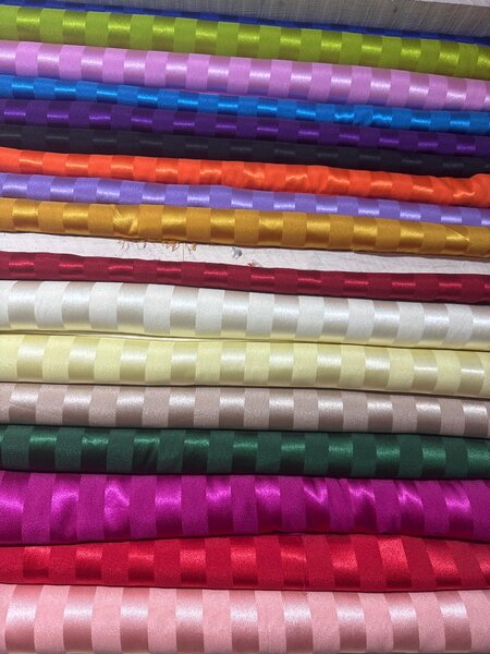 Rubans en satin colorés