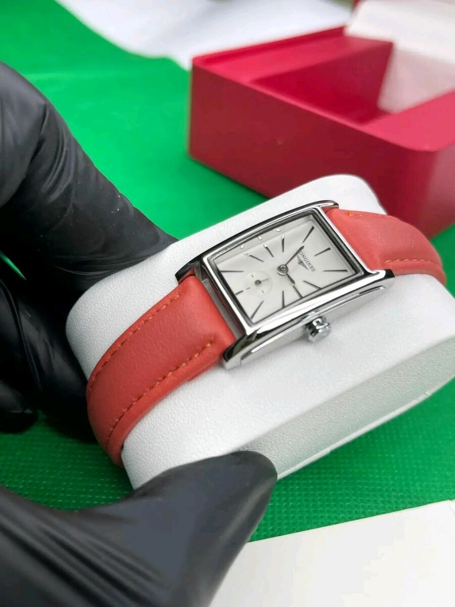 Montres carrées élégantes