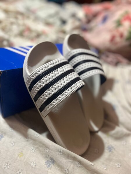 Sandales de piscine Adidas