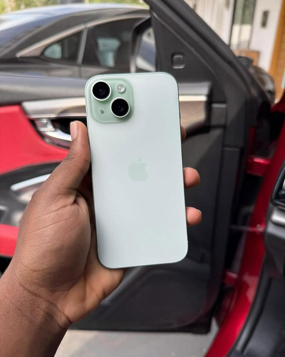 locked iphone 15 128Gb E-sim