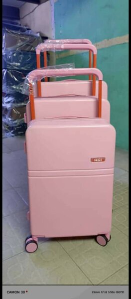 Set de valises rigides colorées