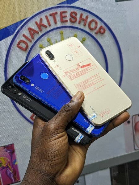 HUAWEI P20 LITE (128GB-6RAM) QUASI NEUF