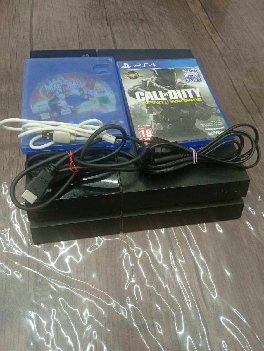 Console PS4 avec Jeux