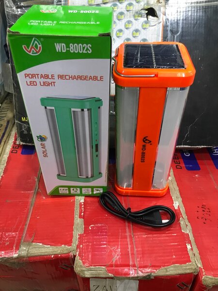 Lampe LED solaire portable