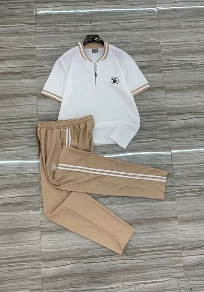 Ensemble de sport élégant