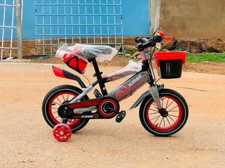 Vélo Enfant Rouge avec Panier