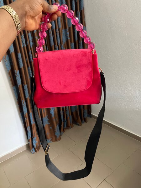Sac à main en velours rose