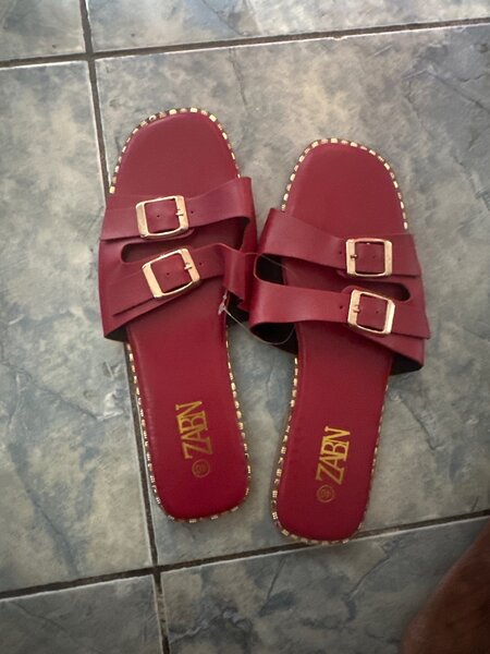 Sandales en cuir ajustables