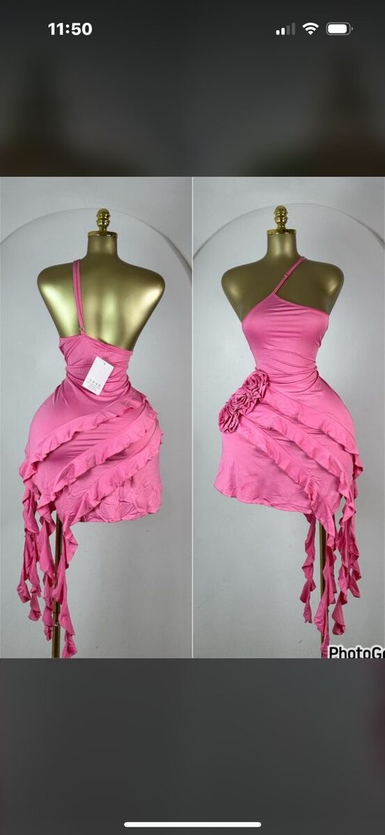 Robes élégantes roses à fleurs