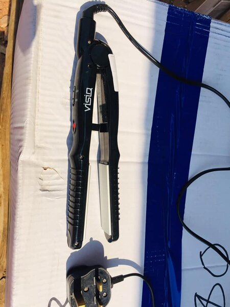Hair straightener