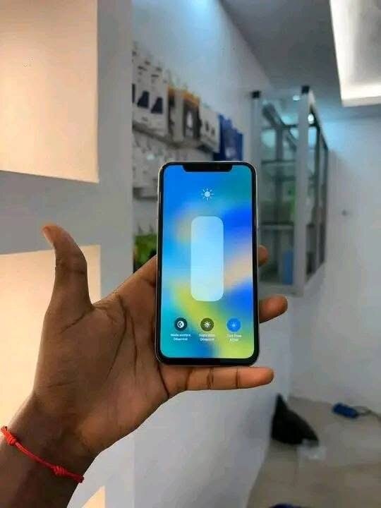 Smartphone Android écran 5.8 pouces