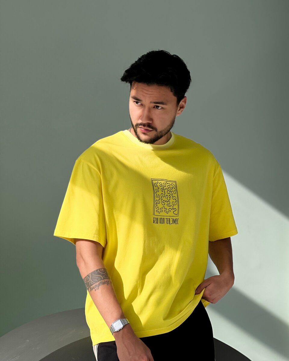 Футболки с пословицами желтого цвета