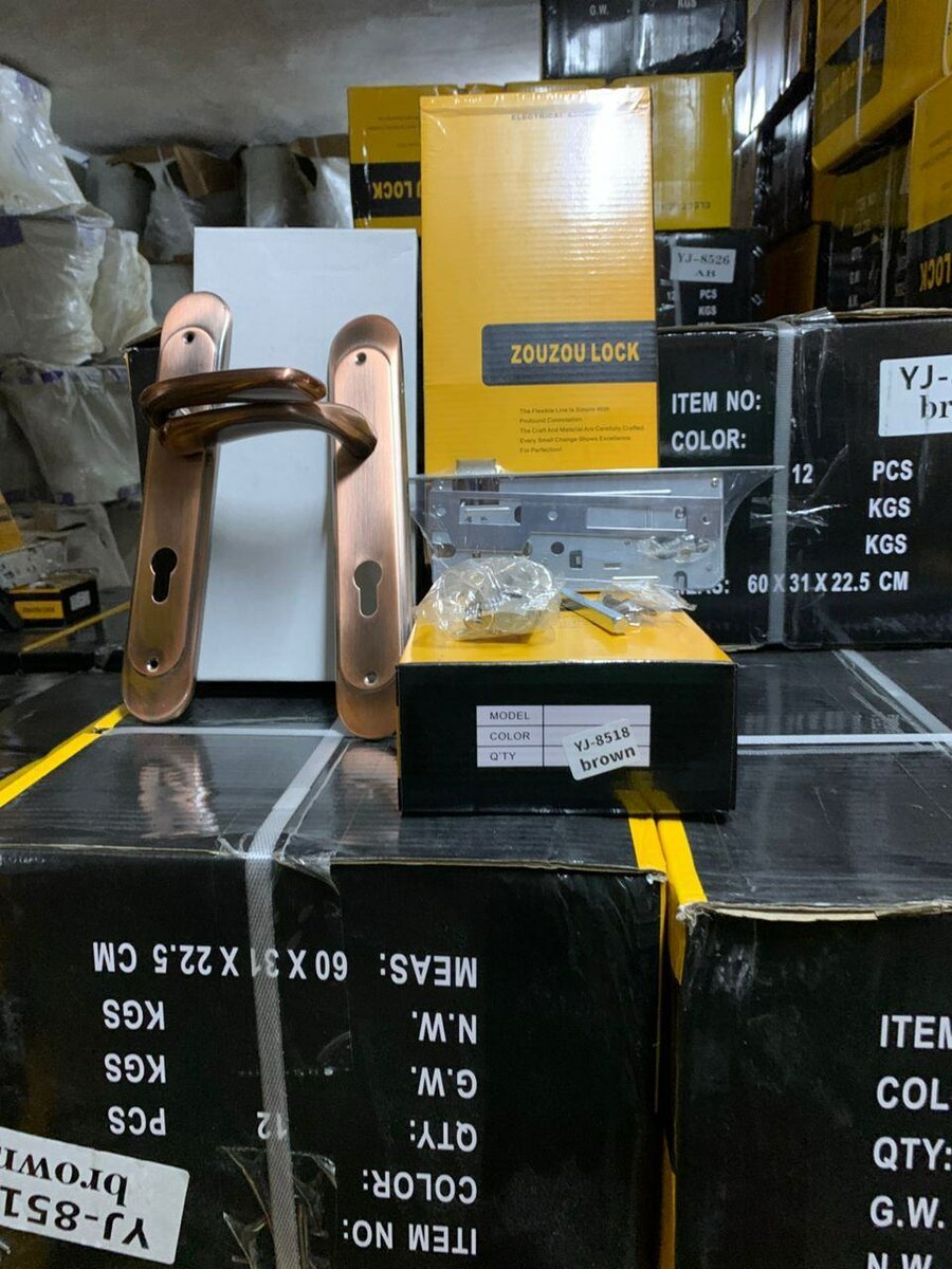 Serrure de porte robuste