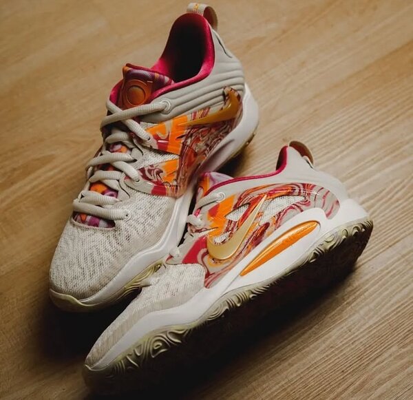 Chaussures de sport colorées