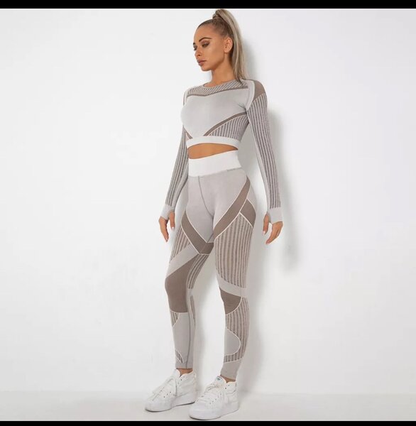 Фитнес костюм