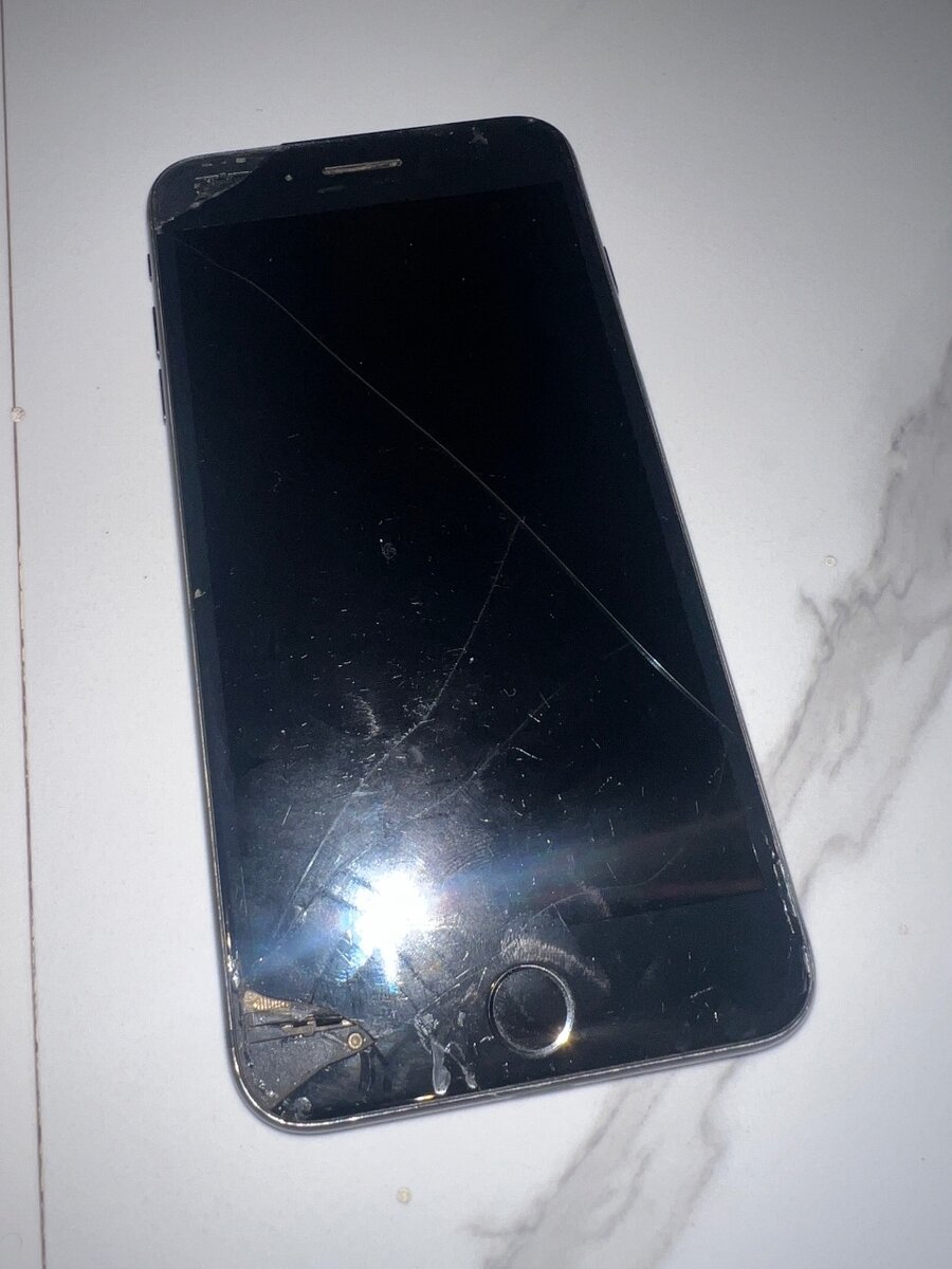 iPhone 8 Plus 64GB | Cracked Screen  (Fully Working)