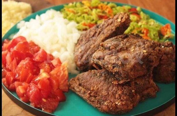 Poulet Grillé Attiéké Savoureux