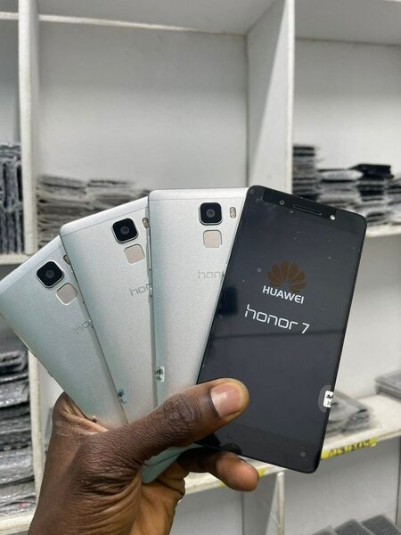 HUAWEI HONOR 7 (64GB-4RAM)