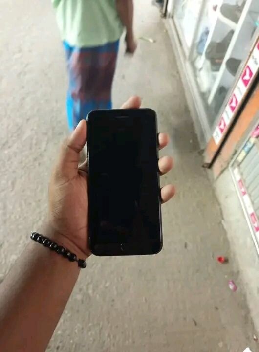 Smartphone élégant noir mat