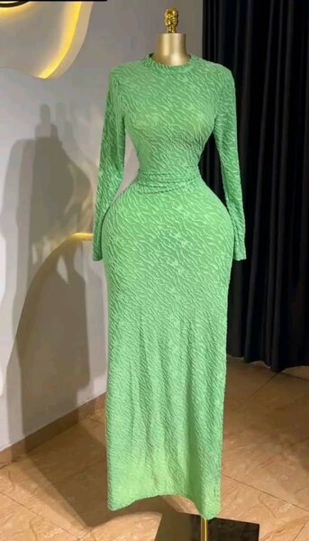 Robe moulante verte élégante