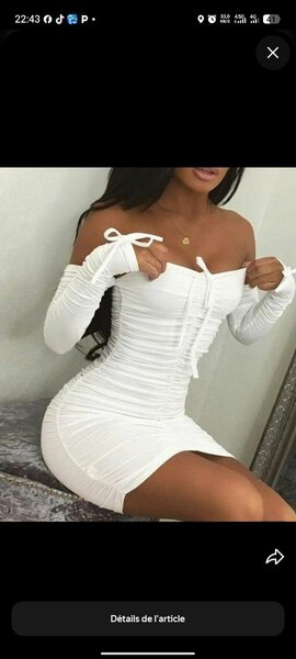Robe moulante blanche élégante