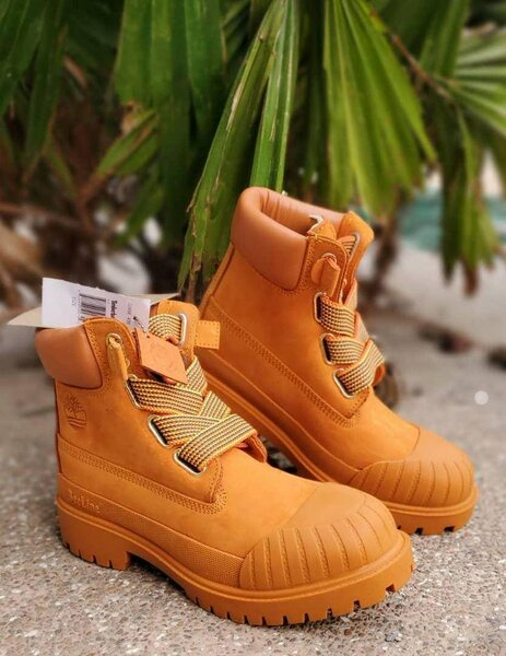 Bottes en cuir robustes