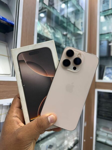 16 pro juste petit fissure sur