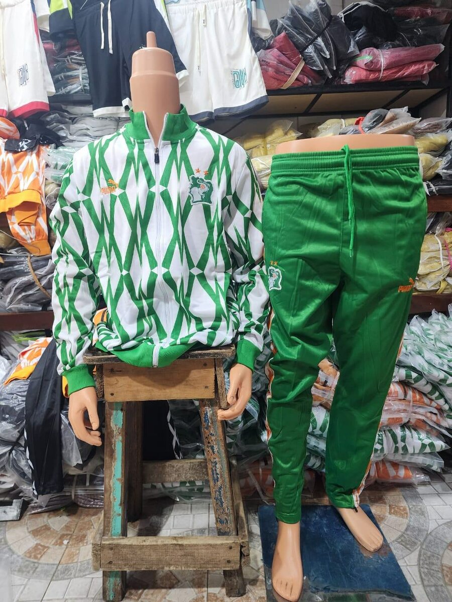 Complet côté d'Ivoire